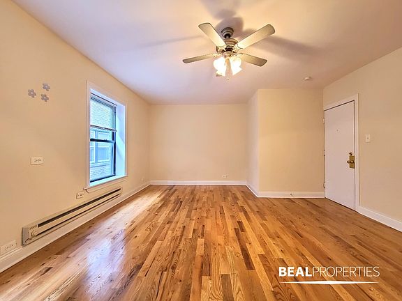 3rd image of 821 W Cornelia Ave APT 214