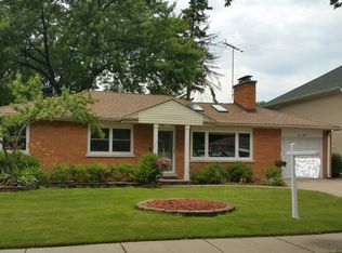 108 N School St, Mount Prospect, IL 60056