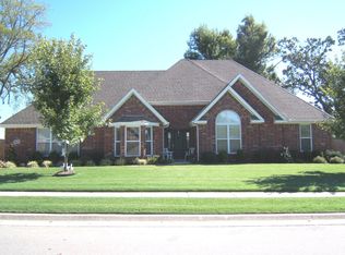 2216 N Hidden Creek Dr, Fayetteville, AR 72704