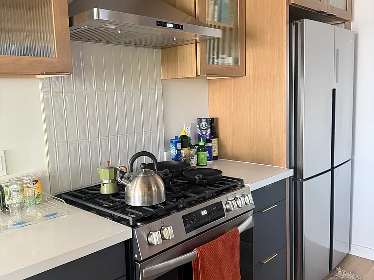 3404 Glenalbyn Dr — Photo 10