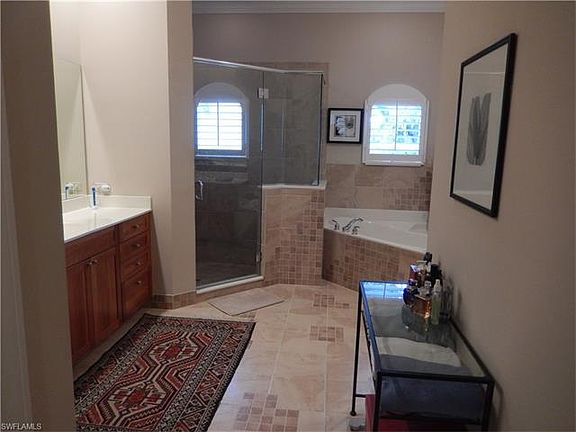 2nd image of 16117 Parque Ln