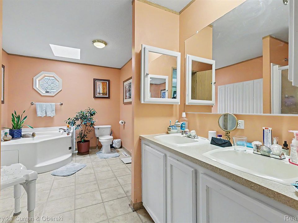 24519 Manchester Dr, photo 29