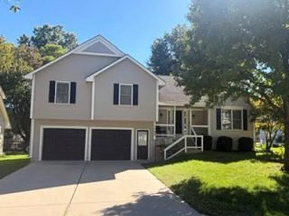 1705 NE Misty Ln, Lees Summit, MO 64086