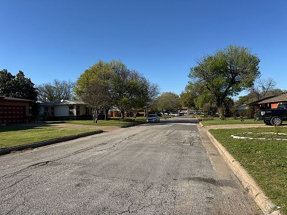 5th image of 1613 Montclair Dr