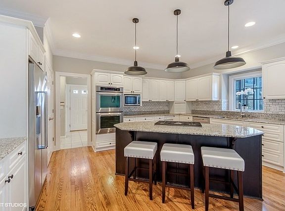 4th image of 26492 Southgate Trl