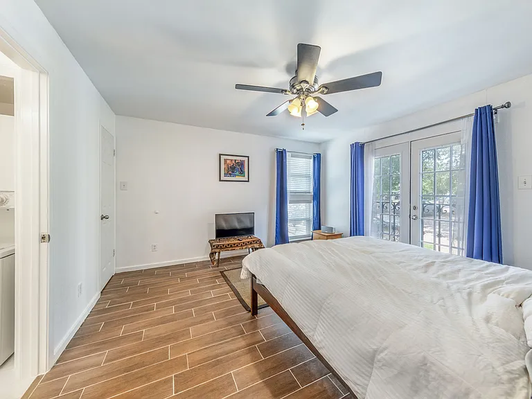 1500 Woodlawn Blvd #4 — Photo 10