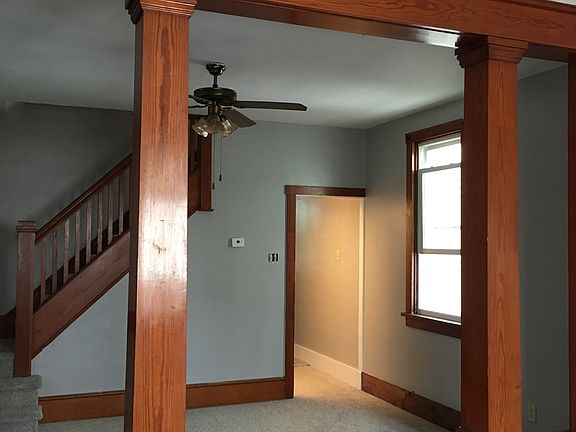 3rd image of 307 N Oak St
