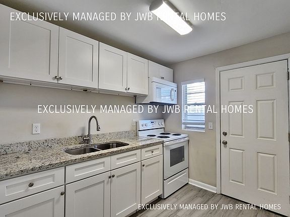4th image of 1029 Caliente Dr Unit 4B