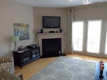 3rd image of 605 Samuel Cary Dr