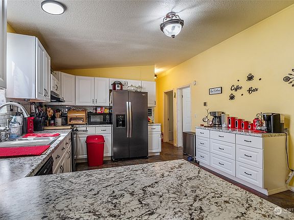 5th image of 4000 Longview Street NE #27