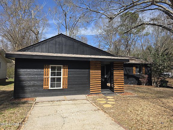 2nd image of 2815 Hillside Dr