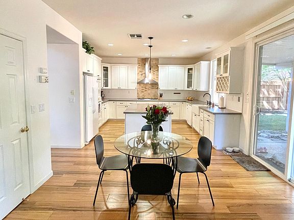 4th image of 9901 W Taron Dr