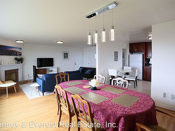 5th image of 159 Oakridge Dr