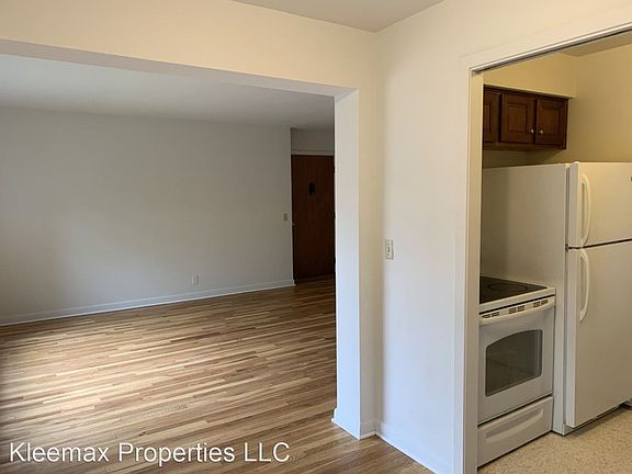 5th image of 2865 Erie Ave #5