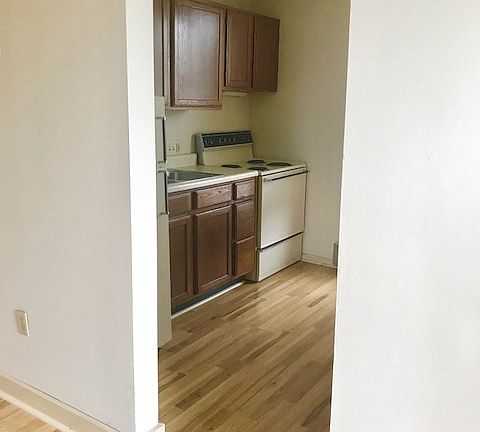 3rd image of 515 N 5th St APT 203