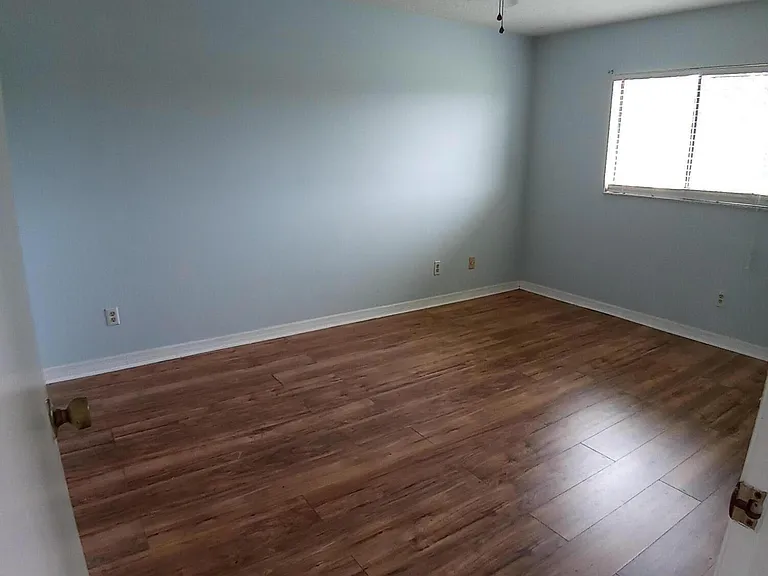 1800 University Ln #106 — Photo 12
