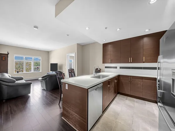 4710 Hastings St #301, Burnaby, BC V5C 2K7