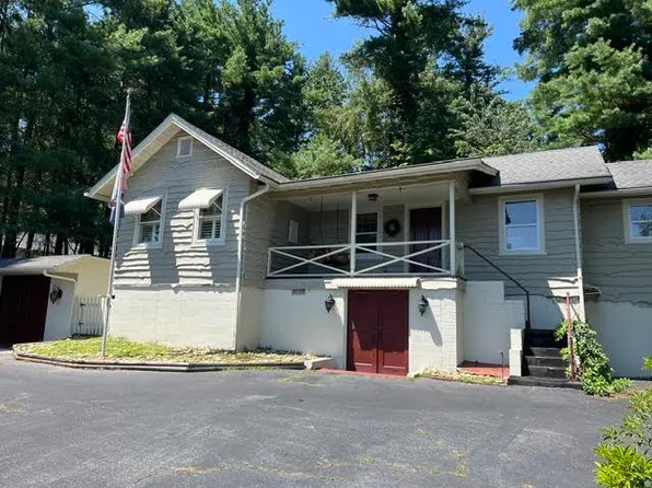 110 Chariton Ave, Hendersonville, NC 28739