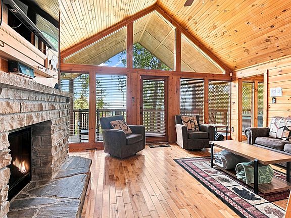 4th image of 2867 Eagle Crest Way
