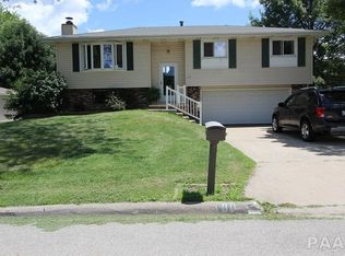 100 Circuit Ct, East Peoria, IL 61611