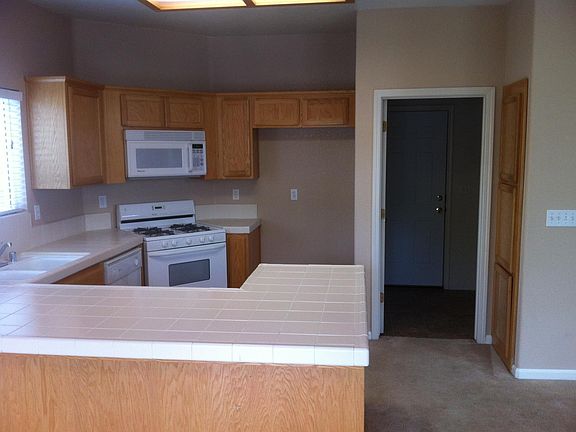 3rd image of 2871 Evergreen Ct