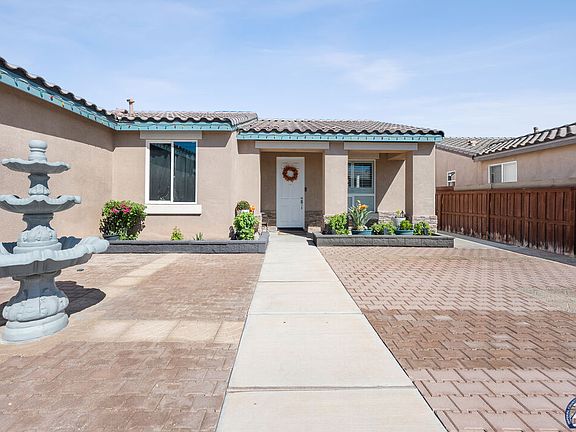 3rd image of 282 Fonzie Ave