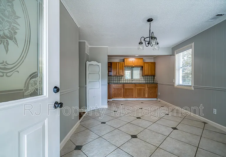 5998 Polk St — Photo 9