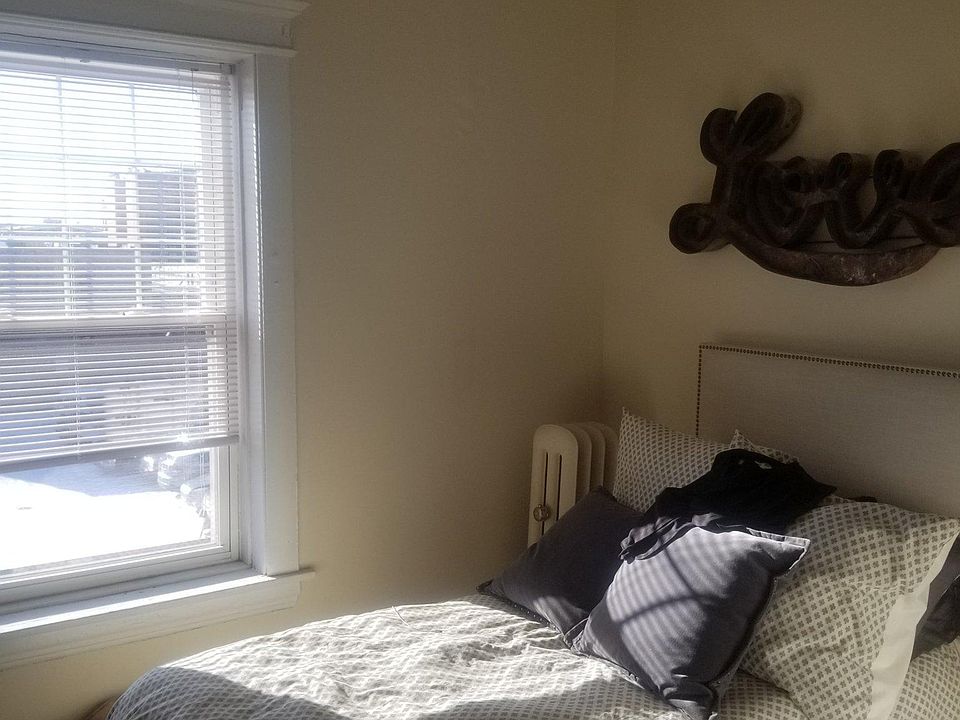 2nd image of 3700 N Wilton Ave