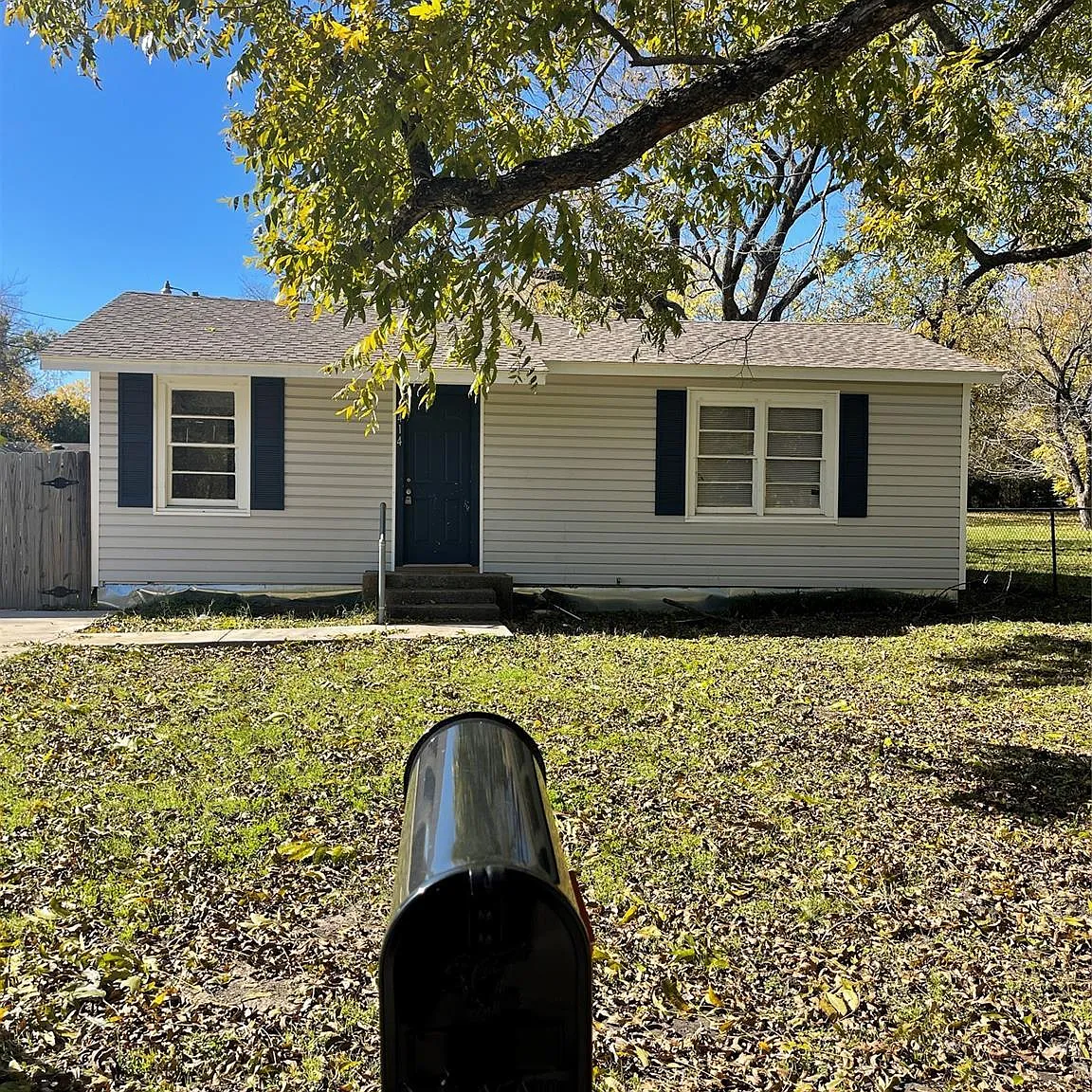 2 bed, 640 sqft, $1,100 — Photo 1
