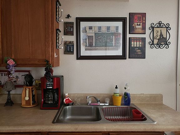 4th image of 828 Fleming Ave