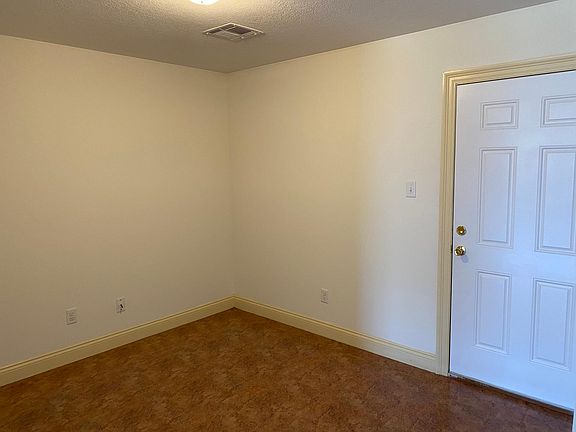 4th image of 5002 Weston Dr