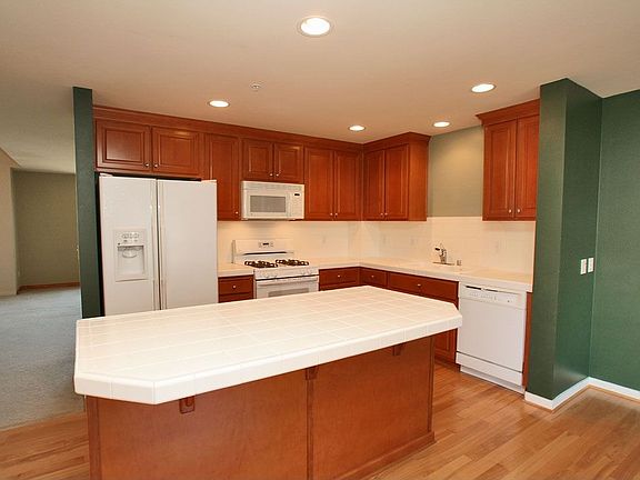 Kitchen with Center Island & Bar Seating