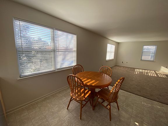 4th image of 2825 Mount Carmel Ave APT B