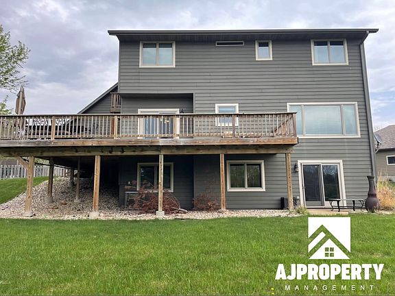 2nd image of 3105 S Dawley Cir