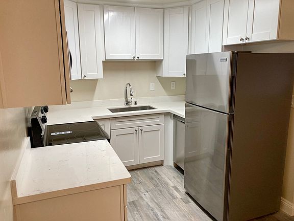 4th image of 1646 Ontario Dr #2