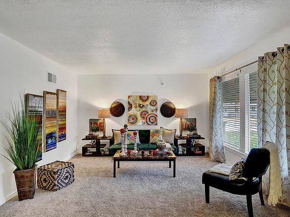 2nd image of 2240 Crandel Dr
