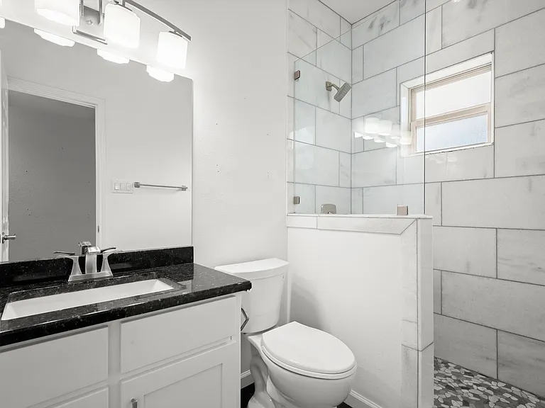 2414 Longview St #307 — Photo 15