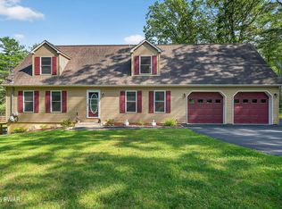113 Pine Tree Rd, Shohola, PA 18458