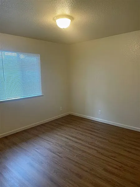 2 bed, 1.0 bath, 980 sqft, $1,475 — Photo 3