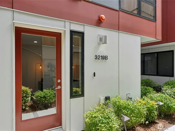 3219 California Avenue SW #B, Seattle, WA 98116