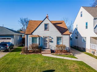 5922 Twin Lakes Dr, Parma, OH