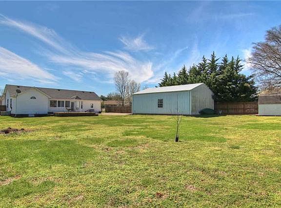 2nd image of 110 Inglewood Ct