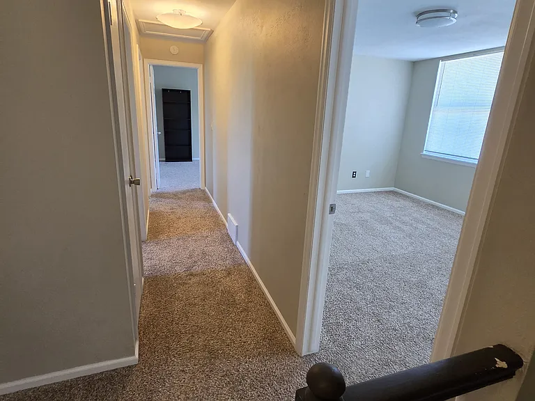 685 Georgetown Ln — Photo 18
