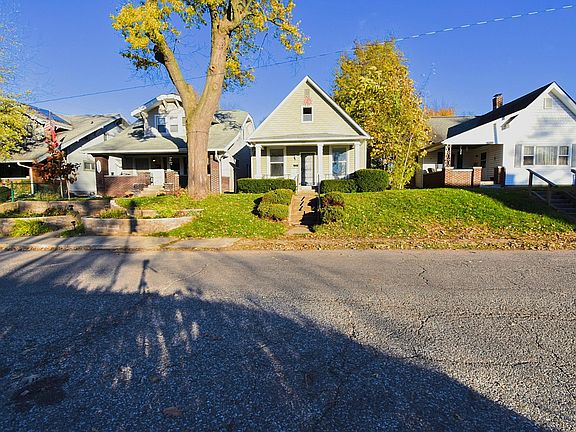 2nd image of 1615 Leonard St