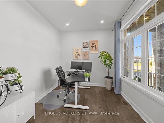 3rd image of 110 Pioneer Rd