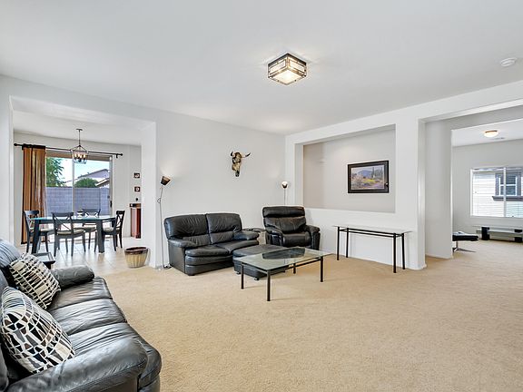 3rd image of 40164 W Bonneau St
