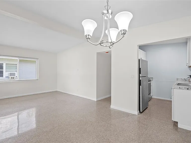 5212 N Indiana Ave — Photo 22