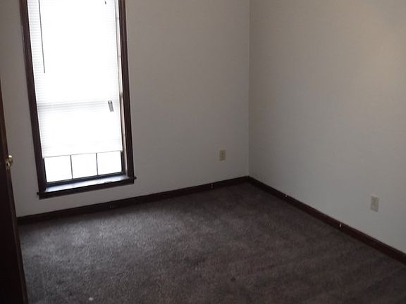 5th image of 3917 Lucerne Dr