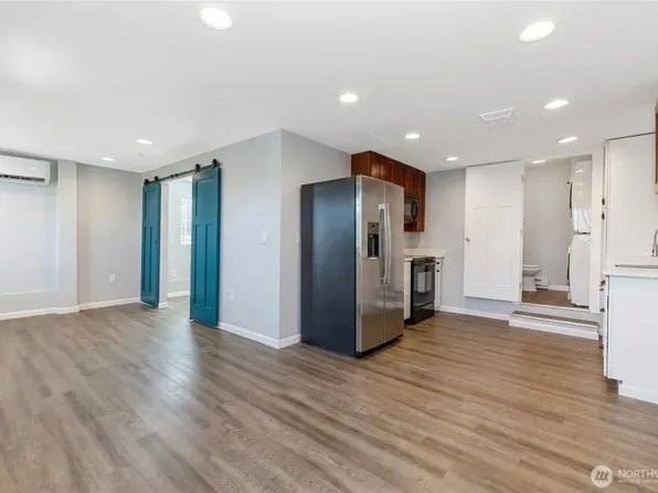 1102 N Sheridan Ave APT A, Tacoma, WA 98403