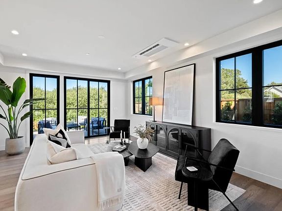 5th image of 587 Creekside Ct